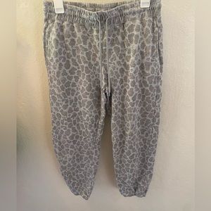 Colsie Women small, animal print
